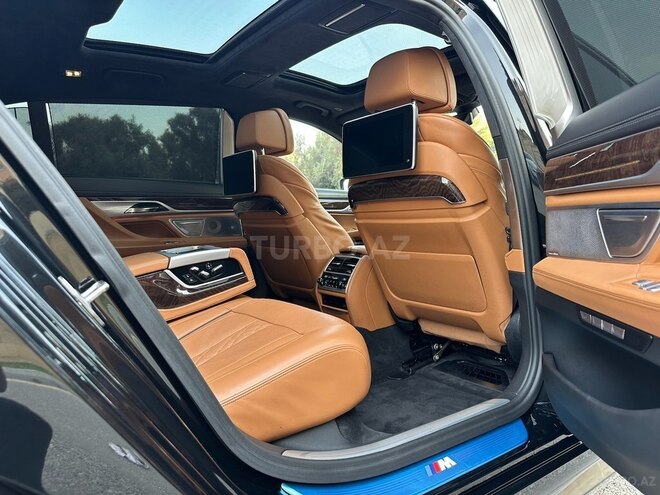 BMW 740 2018, 105,000 km - 3.0 l - Bakı