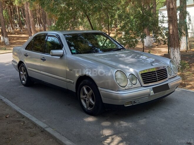 Mercedes E 240 1998, 330,000 km - 2.4 l - Bakı