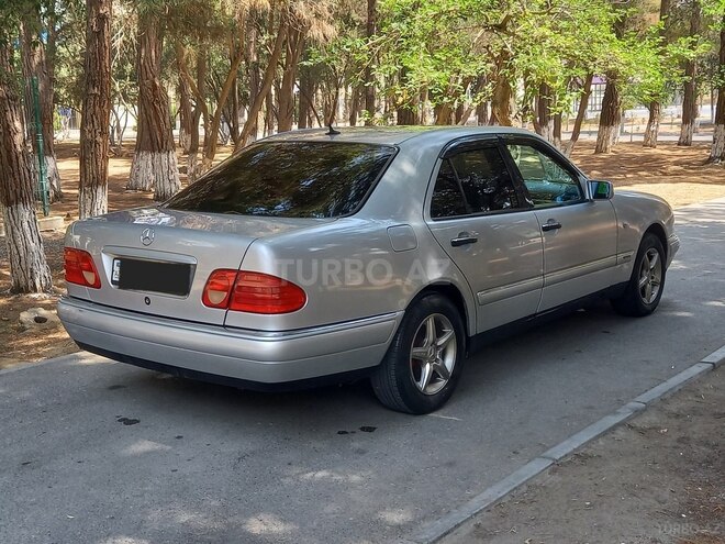 Mercedes E 240 1998, 330,000 km - 2.4 l - Bakı