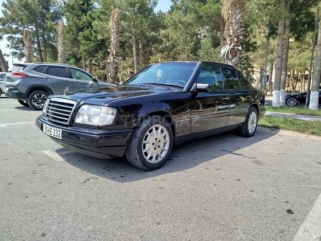 Mercedes E 220 1994, 333,726 km - 2.2 l - Bakı