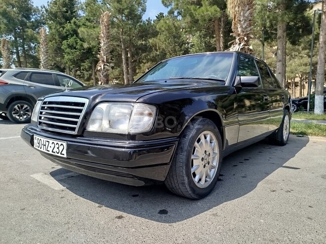 Mercedes E 220 1994, 333,726 km - 2.2 l - Bakı