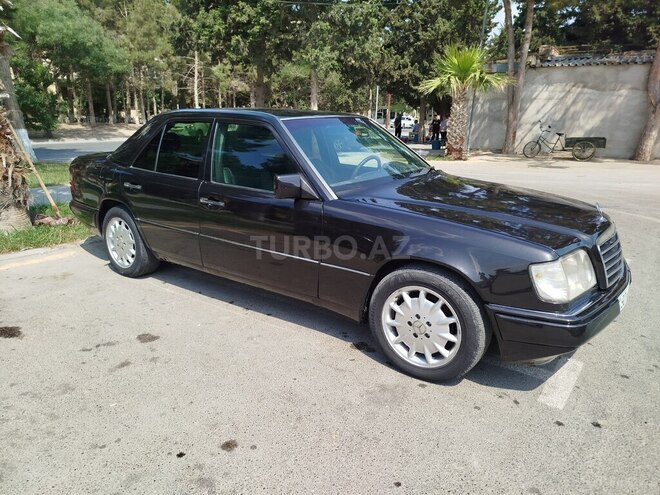 Mercedes E 220 1994, 333,726 km - 2.2 l - Bakı