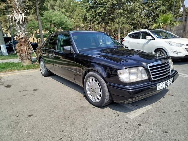 Mercedes E 220 1994, 333,726 km - 2.2 l - Bakı