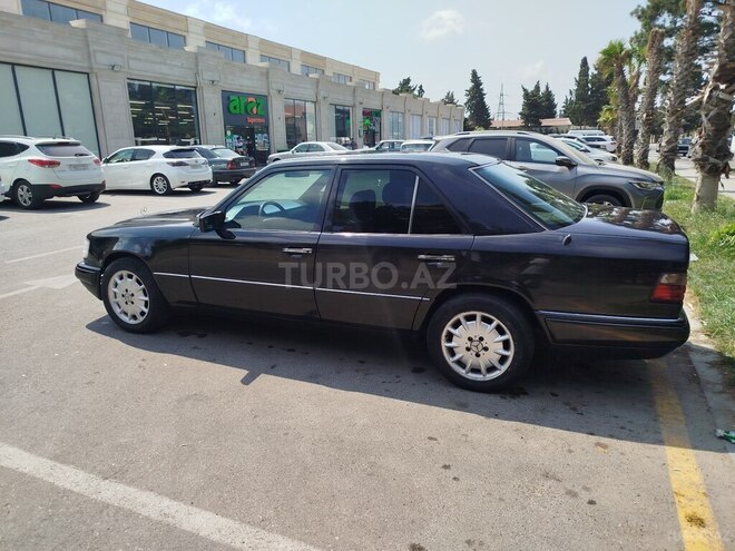 Mercedes E 220 1994, 333,726 km - 2.2 l - Bakı