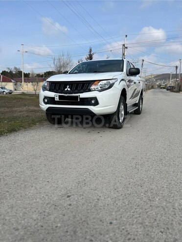 Mitsubishi L200 2015, 152,000 km - 2.5 l - Qobustan