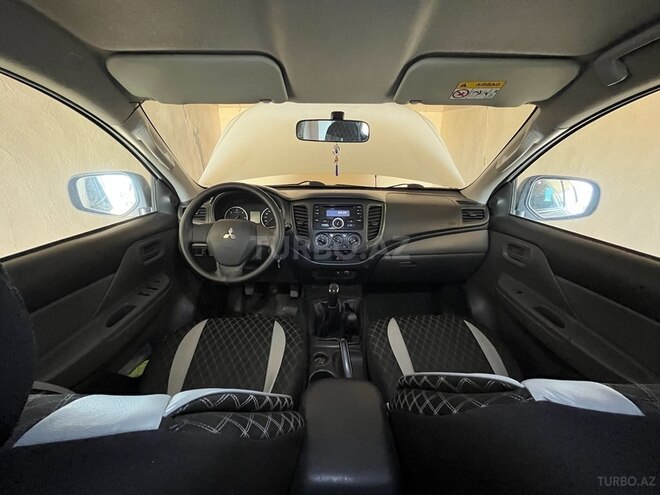 Mitsubishi L200 2015, 152,000 km - 2.5 l - Qobustan