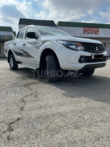 Mitsubishi L200 2015, 152,000 km - 2.5 l - Qobustan
