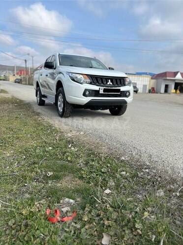Mitsubishi L200 2015, 152,000 km - 2.5 l - Qobustan