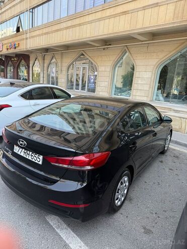 Hyundai Elantra 2018, 80,000 km - 2.0 л - Bakı