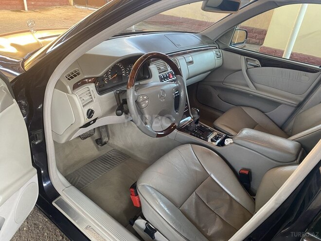 Mercedes E 280 2000, 325,000 km - 2.8 л - Quba