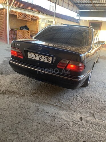 Mercedes E 280 2000, 325,000 km - 2.8 л - Quba