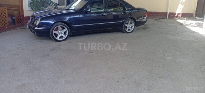 Mercedes E 280 2000, 325,000 km - 2.8 л - Quba