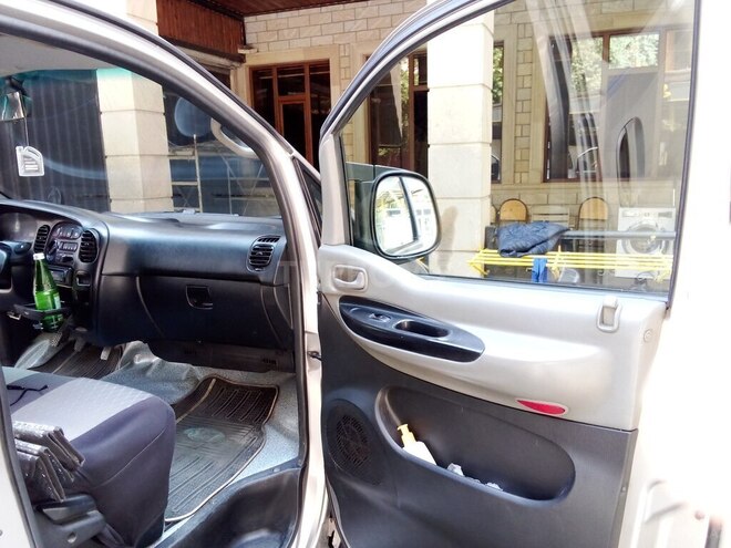 Hyundai H-1 2004, 175,000 km - 2.5 l - Bakı