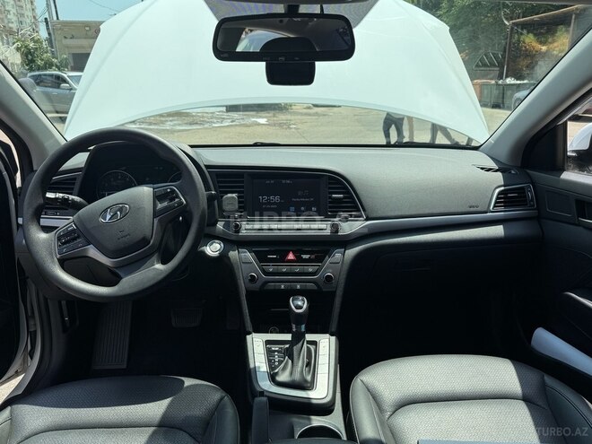 Hyundai Avante 2018, 193,000 km - 1.6 l - Bakı