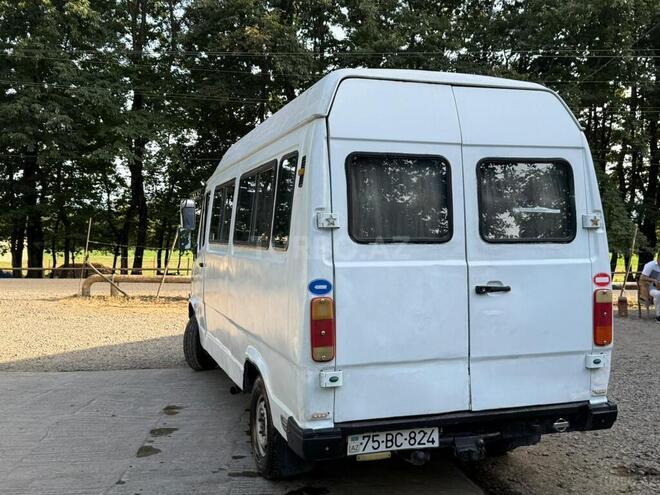 Mercedes 208 D 1992, 400,000 km - 2.0 l - Astara