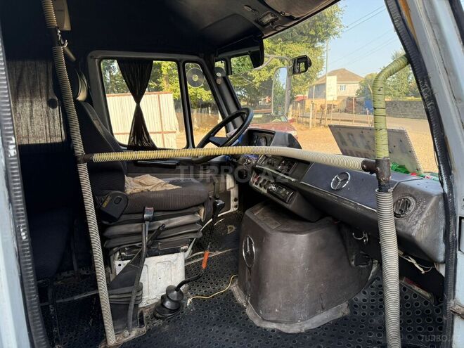 Mercedes 208 D 1992, 400,000 km - 2.0 l - Astara