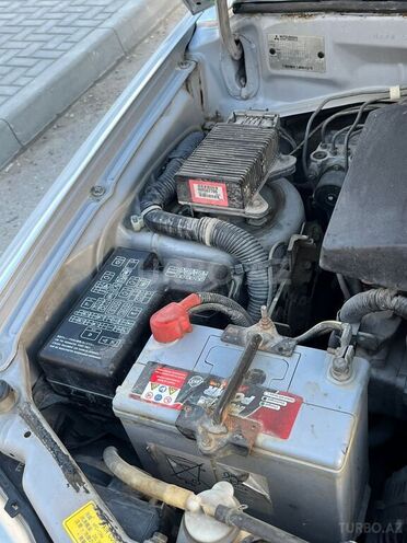 Mitsubishi Pajero io 2004, 285,000 km - 2.0 л - Bakı