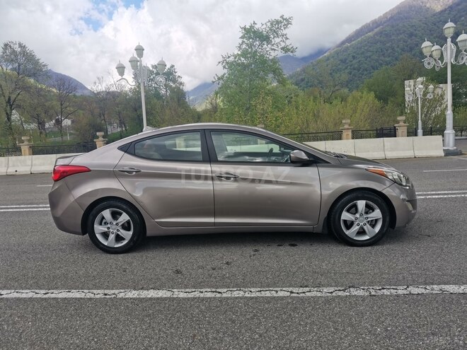 Hyundai Elantra 2013, 210,000 km - 1.8 l - Qəbələ