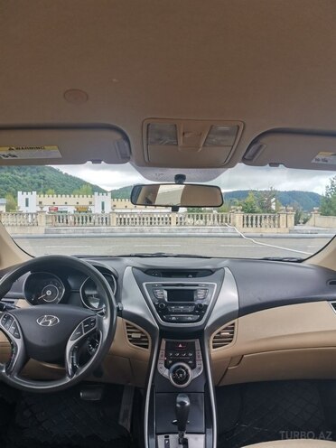 Hyundai Elantra 2013, 210,000 km - 1.8 l - Qəbələ