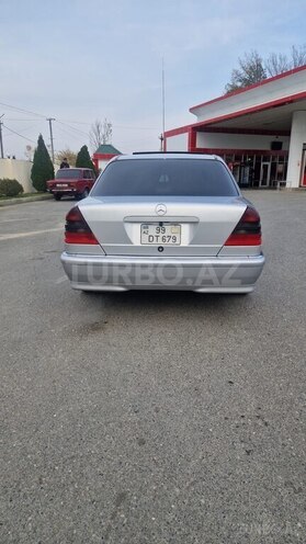 Mercedes C 240 2000, 195,000 km - 2.4 l - Yevlax