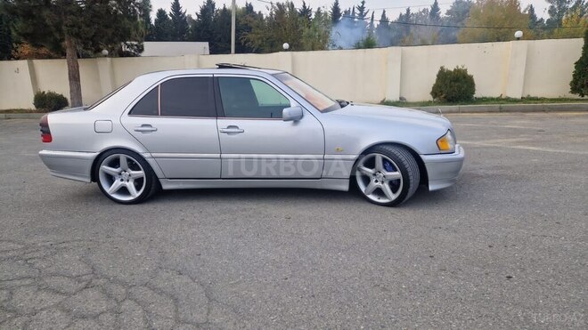 Mercedes C 240 2000, 195,000 km - 2.4 l - Yevlax
