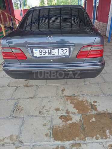Mercedes E 200 1996, 376,000 km - 2.0 l - Salyan