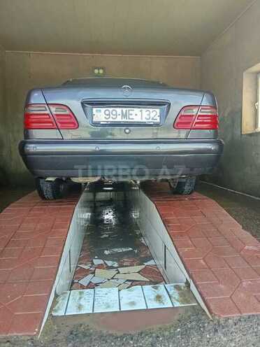 Mercedes E 200 1996, 376,000 km - 2.0 l - Salyan