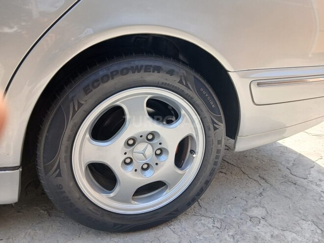 Mercedes E 220 d 2001, 560,000 km - 2.2 л - İmişli