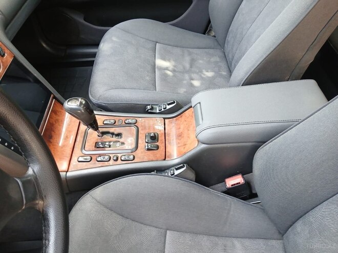 Mercedes E 220 d 2001, 560,000 km - 2.2 л - İmişli
