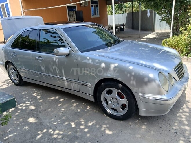 Mercedes E 220 d 2001, 560,000 km - 2.2 л - İmişli
