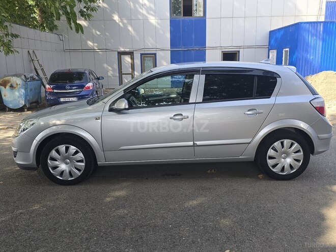 Opel Astra 2004, 200,000 km - 1.4 l - Gəncə