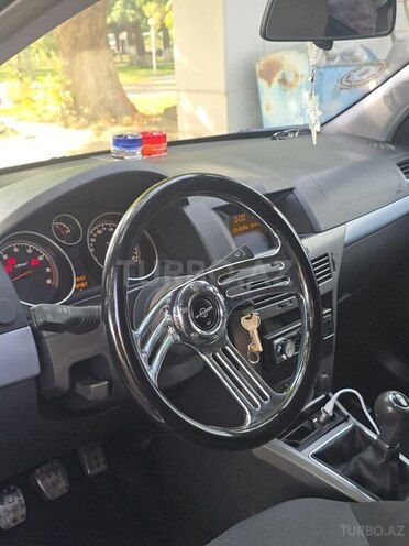 Opel Astra 2004, 200,000 km - 1.4 l - Gəncə