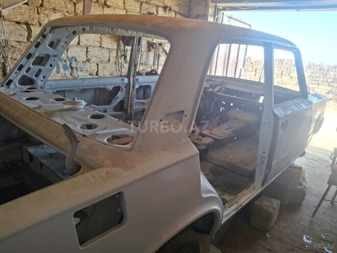 LADA (VAZ) 21011 1980, 180,000 km - 1.3 л - Bakı