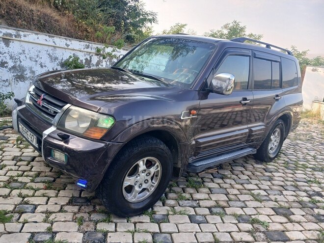Mitsubishi Pajero 2000, 254,315 km - 3.0 l - Laçın