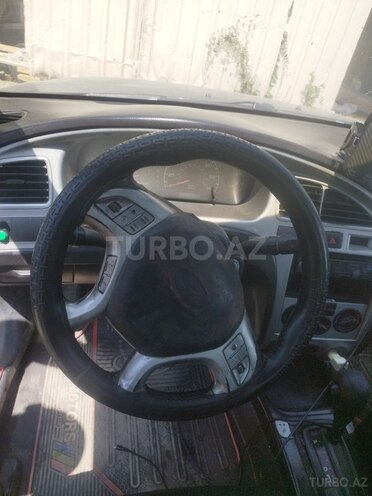 Hyundai Elantra 2001, 300,000 km - 2.0 l - Şamaxı