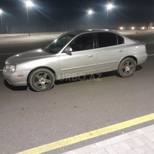 Hyundai Elantra 2001, 221,253 km - 2.0 l - Qax