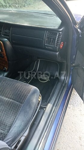 Opel Vectra 1996, 318,000 km - 2.0 l - Qazax