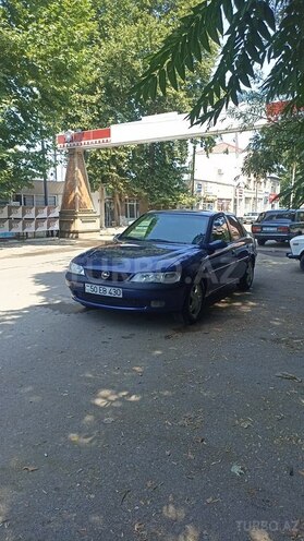 Opel Vectra 1996, 318,000 km - 2.0 l - Qazax