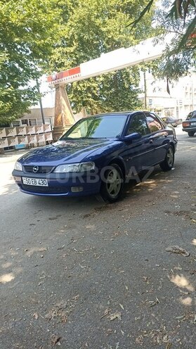 Opel Vectra 1996, 318,000 km - 2.0 l - Qazax