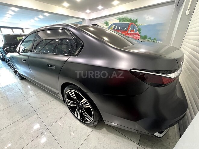 BMW i7-9