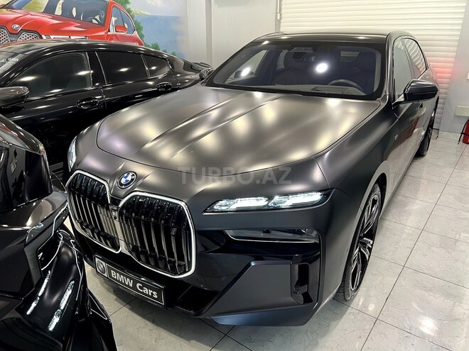 BMW i7-5