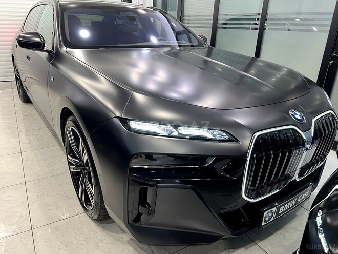 BMW i7-3