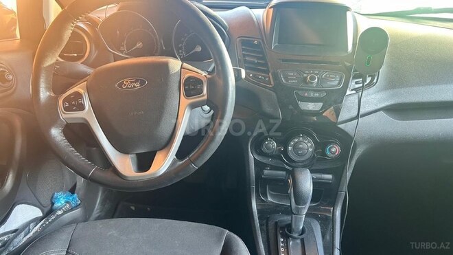Ford Fiesta 2015, 122,000 km - 1.6 l - Bakı