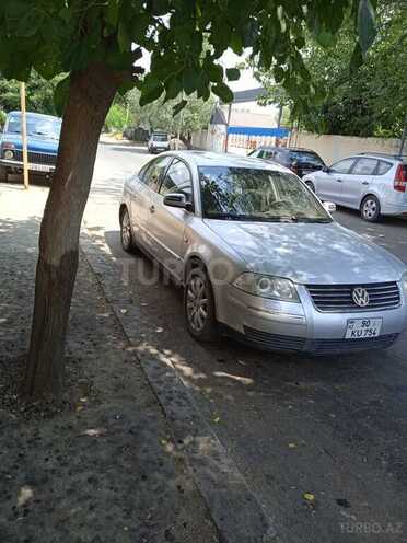 Volkswagen Passat 2003, 239,391 km - 1.8 l - Biləsuvar