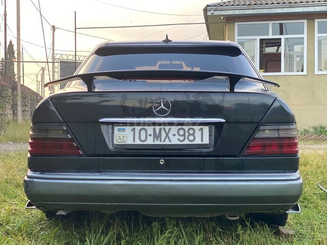 Mercedes E 250 1993, 380,000 km - 2.5 l - Astara