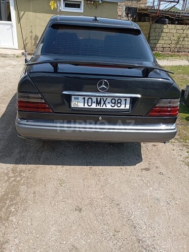 Mercedes E 250 1993, 380,000 km - 2.5 l - Astara