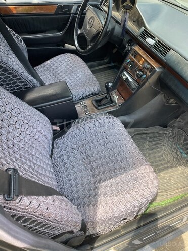 Mercedes E 250 1993, 380,000 km - 2.5 l - Astara