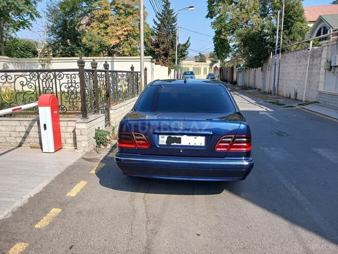 Mercedes E 220 d 2001, 413,000 km - 2.2 л - Bakı