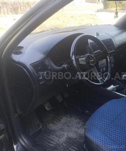 Volkswagen Golf 1998, 524,845 km - 1.6 l - Balakən