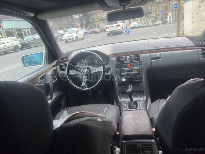 Mercedes E 320 1998, 180,000 km - 3.2 l - Bakı